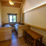 La Grange D'emile Gites, Roulottes Et Piscine *