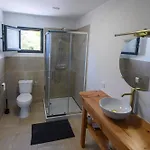 Kamp alanı La Grange D'emile Gites, Roulottes Et Piscine