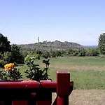 La Grange D'emile Gites, Roulottes Et Piscine *