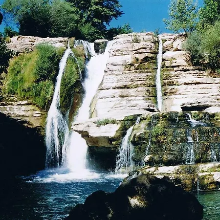 La Grange D'emile Gites, Roulottes Et Piscine Kemp